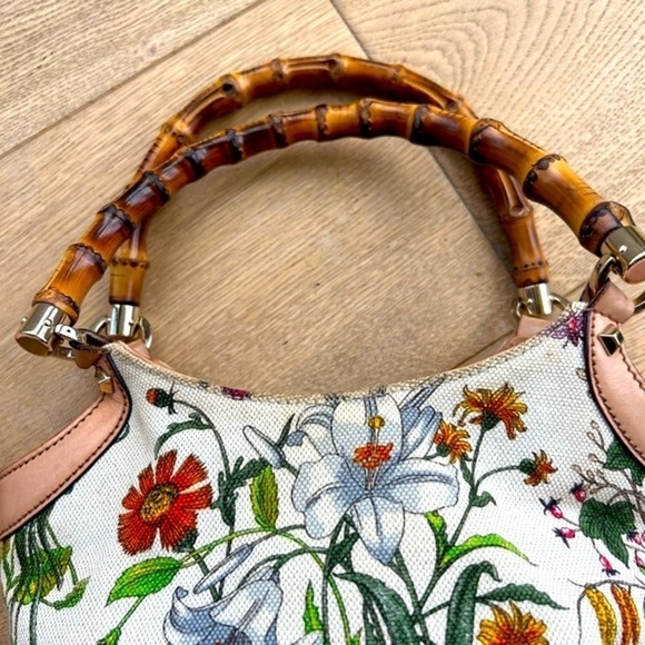 🥳SOLD🥳Gucci🌺Bamboo Floral Bag - Picture 4 of 11